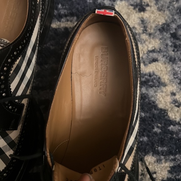 Burberry vintage, only wear once - Picture 4 of 5